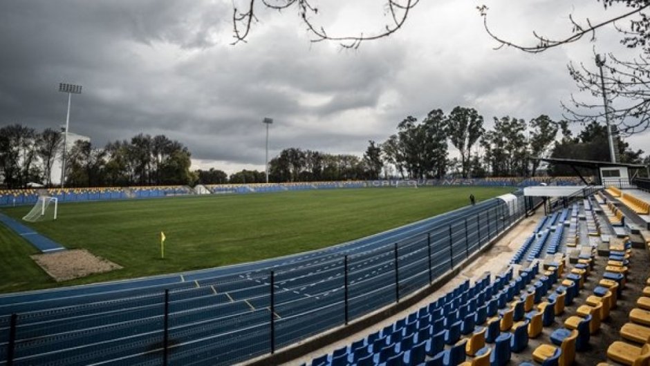 Estadio Fiscal Manuel Moya de Cauquenes.